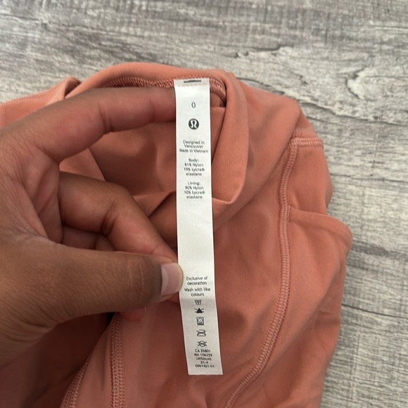 Lululemon high rise Align pants with pockets - Picture 7 of 8